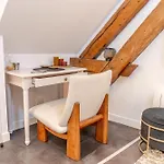 L'authentique, Chic, Relaxant Et Entree Autonome Apartment *